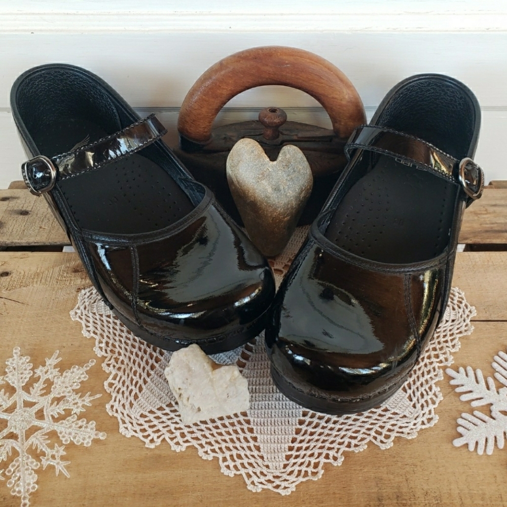 Glossy Dansko Pro Clog Marcelle MaryJane Patent Leather Buckle Strap Gypsy Boho - Picture 12 of 12